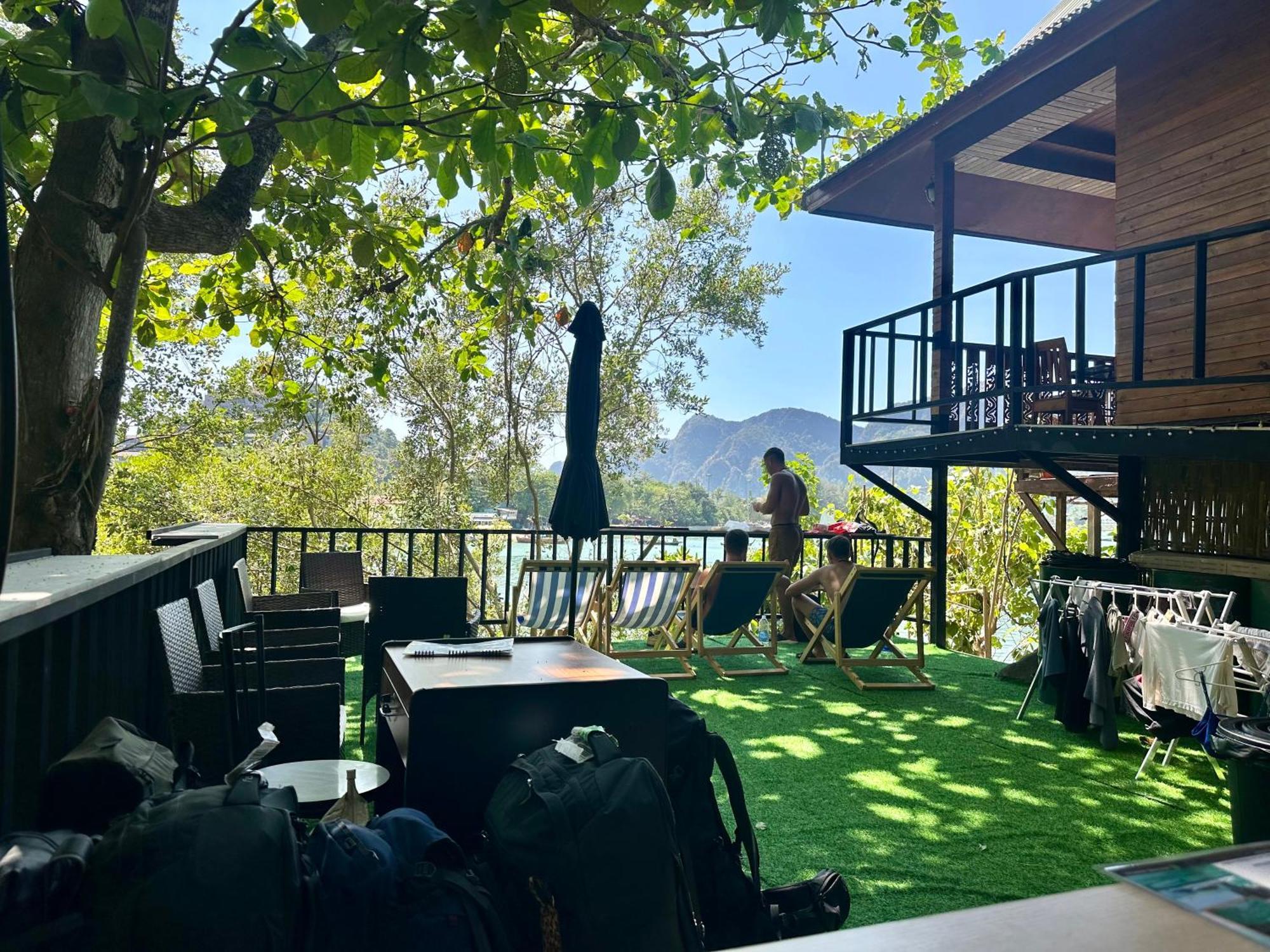 Sweed Dee Seaview Hostel Phi Phi Don Exterior photo